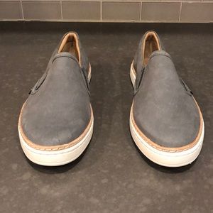New without tags UGG slip on sneakers